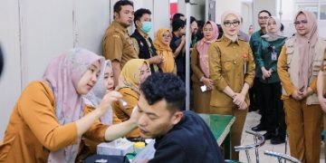 Wagub Jihan Nurlela Tinjau Pelaksanaan Cek Kesehatan Gratis di Komunitas Pedagang Besar Farmasi