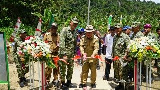 Pangdam XXI/Radin Inten Resmikan Jembatan Gantung Garuda di Pekon Umbar, Tanggamus