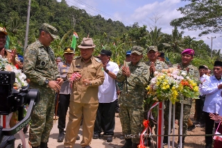 Wadan Brigif 4 Mar/BS Hadiri Peresmian Jembatan Gantung Garuda di Tanggamus