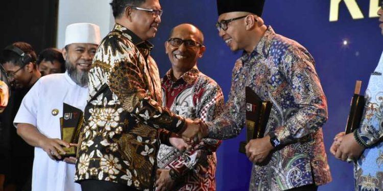 Pemprov Lampung Raih Dua Penghargaan Nasional, Terbaik dalam Penanggulangan Kemiskinan dan Kolaborasi Pengelolaan SDA