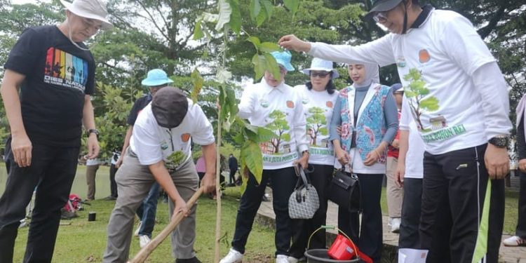 Implementasi Ekoteologi, UIN RIL Gandeng REI Lakukan Penanaman Pohon