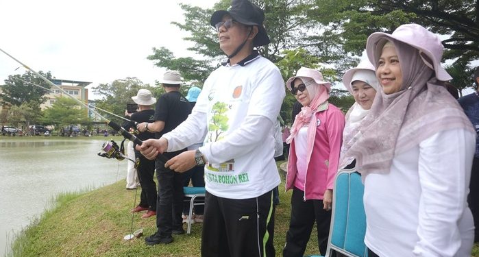 Fun Fishing dan Penanaman Pohon Warnai Dies Natalis ke-57 UIN RIL dan HAB Kemenag ke-80