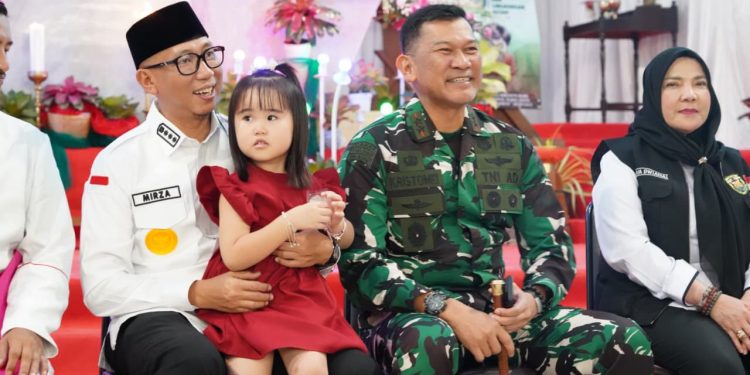 Pastikan Malam Natal Berjalan Dengan Aman, Pangdam XXI/RI Bersama Gubernur dan Forkompinda Tinjau Beberapa Gereja Bandar Lampung