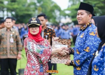 Bupati Nanda Indira Lakukan Penyerahan SK Kepada 3.457 PPPK Paruh Waktu di Lingkungan Pemkab Pesawaran