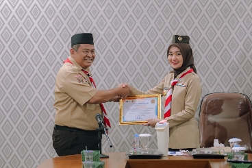 Wagub Jihan Beri Penghargaan kepada Kwarda Pramuka Lampung atas Kepedulian dan Komitmen Membantu Korban Banjir Sumatera