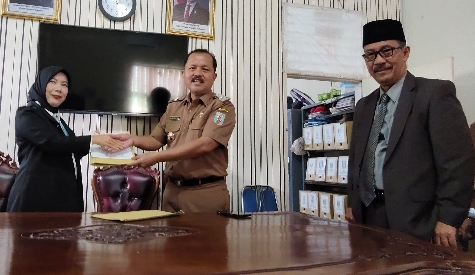 Kepala Bapenda Way Kanan Diserah Terimakan