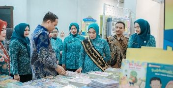 Bunda Literasi Lampung Purnama Wulan Sari Mirza Buka Big Event “Out of the Boox” Gudang Buku Keliling 2026