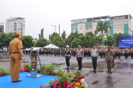 Sekda Bandarlampung Pasang Tanda Operasi Jadi Penanda Dimulainya Ops Keselamatan Krakatau 2026