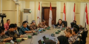 Sekdaprov Marindo Pimpin Rapat Evaluasi Sekolah Rakyat Bersama BPKP