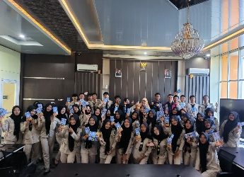 IIB Darmajaya Mengajar di SMK Muhammadiyah Kalirejo: Bekali Siswa dengan Literasi Siber dan Internet of Things