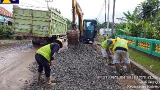 Antisipasi Terhambatnya Mobilitas Warga Selama Puncak Musim Hujan dan Ramadan, Pemprov Lampung Tutup Jalan Berlubang