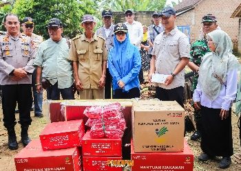 Bupati Pesawaran Tinjau Lokasi Terdampak Puting Beliung di Kecamatan Tegineneng