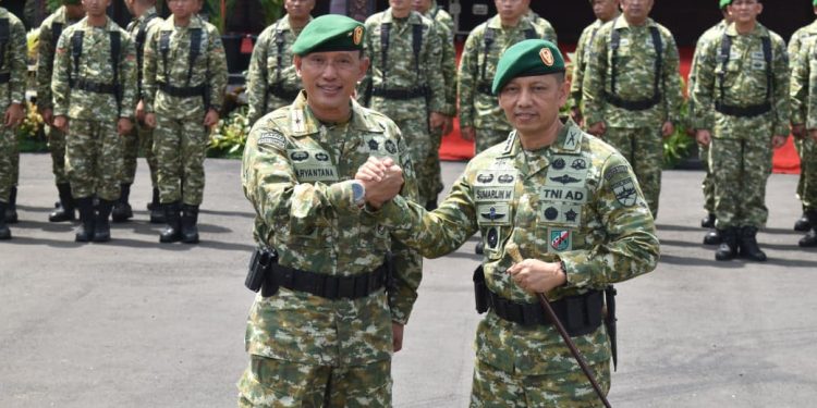 Korem 043/Gatam Gelar Tradisi Penyerahan Pasukan, Tongkat Kepemimpinan Resmi Beralih