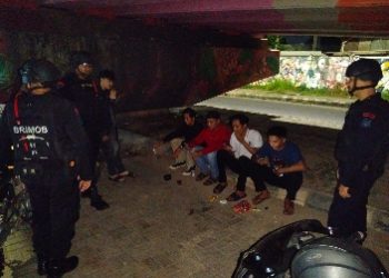 Menjaga Keamanan Waktu Sahur, Brimob Polda Lampung Gelar Patroli di Bandar Lampung