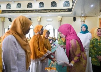 Pengajian Akbar Al-Hidayah Pesawaran Berbagi Bersama Anak Yatim dan Dhuafa di Bulan Suci