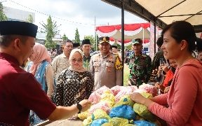 Tekan Inflasi Jelang Idul Fitri, Polres Mesuji Gelar Gerakan Pangan Murah di Pasar Simpang Pematang