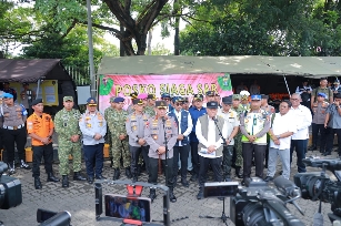 Kapolri Tinjau Arus Balik Mudik di Pelabuhan Bakauheni, Pastikan Peljalanan Aman dan Pelayanan Optimal