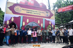 Masuki Libur Lebaran, Bupati Pesawaran Tinjau Arus Lalu Lintas dan Destinasi Wisata di Wilayah Pesisir