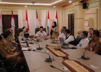 Sekdaprov Marindo Kurniawan Pimpin Rakor Lintas Sektor bersama Wali Kota Bandarlampung Eva Dwiana guna Menyusun Strategi Terintegrasi Penanganan Banjir
