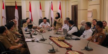 Sekdaprov Marindo Kurniawan Pimpin Rakor Lintas Sektor bersama Wali Kota Bandarlampung Eva Dwiana guna Menyusun Strategi Terintegrasi Penanganan Banjir