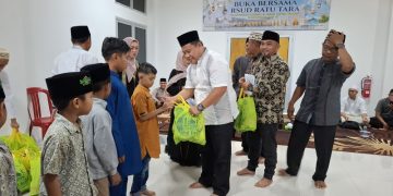 Cari Berkah Ramadhan, RS Ratu Tara Berbagi Untuk Anak Yatim dan Lansia