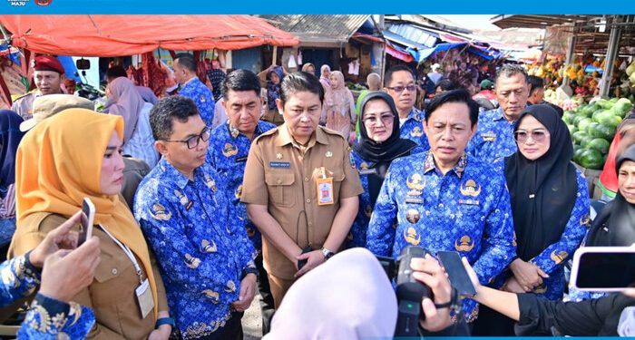 Cek Langsung ke Pasar, Sekda Supriyanto Pastikan Harga Sembako di Lampung Selatan Masih Terkendali