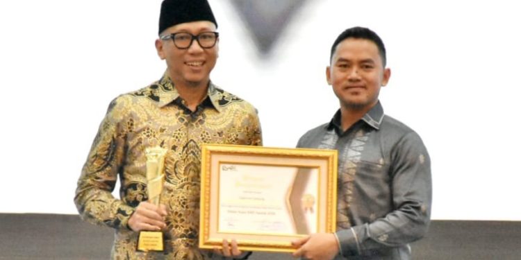 Gubernur Mirza Raih Penghargaan Tokoh Penggerak Ekonomi Agrikultur dan Ketahanan Pangan Nasional pada KWP Award 2026