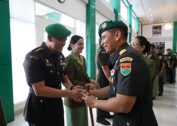 Danrem 043/Gatam Hadiri Tradisi Satuan dan Sertijab Pejabat Kodam XXI/RI