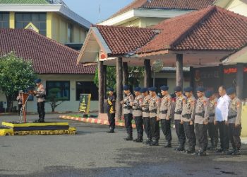 Komandan Satuan Brimob Polda Lampung Mengambil Apel Kesatuan