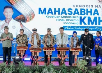 Gubernur Mirza Hadiri Mahasabha XIV Kesatuan Mahasiswa Hindu Dharma Indonesia