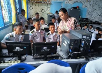 Sentuh Teknologi Masa Depan! Prodi Sistem Komputer/IoT Darmajaya Latih Siswa SMKN 6 Bandar Lampung Kuasai Otomasi & IoT