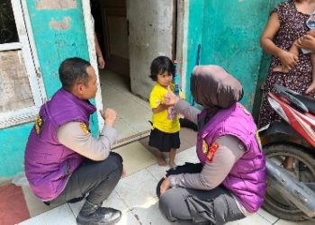 Polda Lampung Berikan Trauma Healing Dan Sembako Kepada Warga Terdampak Banjir