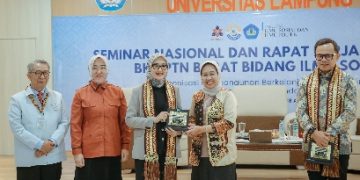 Wagub Jihan Jadi Narasumber dalam Seminar Nasional BKS PTN di Unila