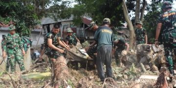 Sigap! Ratusan Personel Gabungan Grebek Sungai Bandar Lampung, Fokus Perbaikan Tanggul dan Kebersihan Aliran