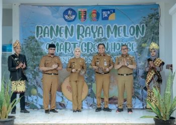 Wagub Jihan Nurlela Panen Raya Melon di SMK Negeri Pertanian Pembangunan Natar