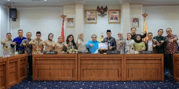 Gubernur MirzaTerima Kunjungan Komisi VII DPR RI, Dorong Penguatan Industri, Pariwisata dan UMKM