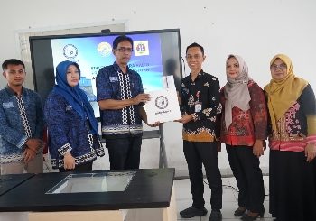 Dosen Darmajaya Dampingi Siswa SMAN 1 Bandar Lampung Siaran ‘On Air’