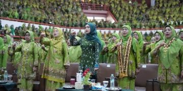 Wagub Jihan Bersama Ketum Muslimat NU Hadiri Harlah ke-80