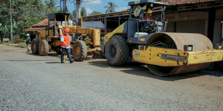 DPRD Lampung Kawal Perbaikan Jalan 1,3 Km Metro–Wates