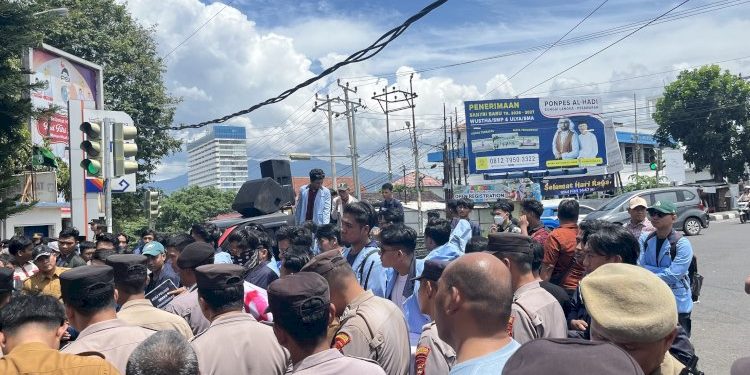 Aksi di DPRD Lampung, Massa Desak Pengusutan Kasus Andre Yunus dan Korupsi DPRD Tanggamus