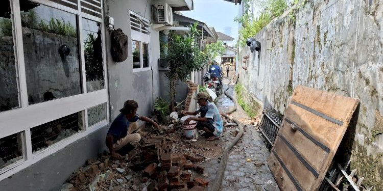 Banjir 2 Meter Rendam Kedaton, Warga Mengeluh Minim Bantuan